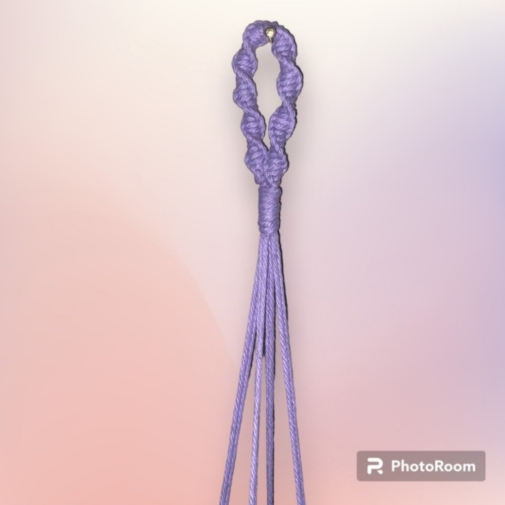 Hand Crafted Macrame Hanging plant hanger With vintage pot - Picture 5 of 7